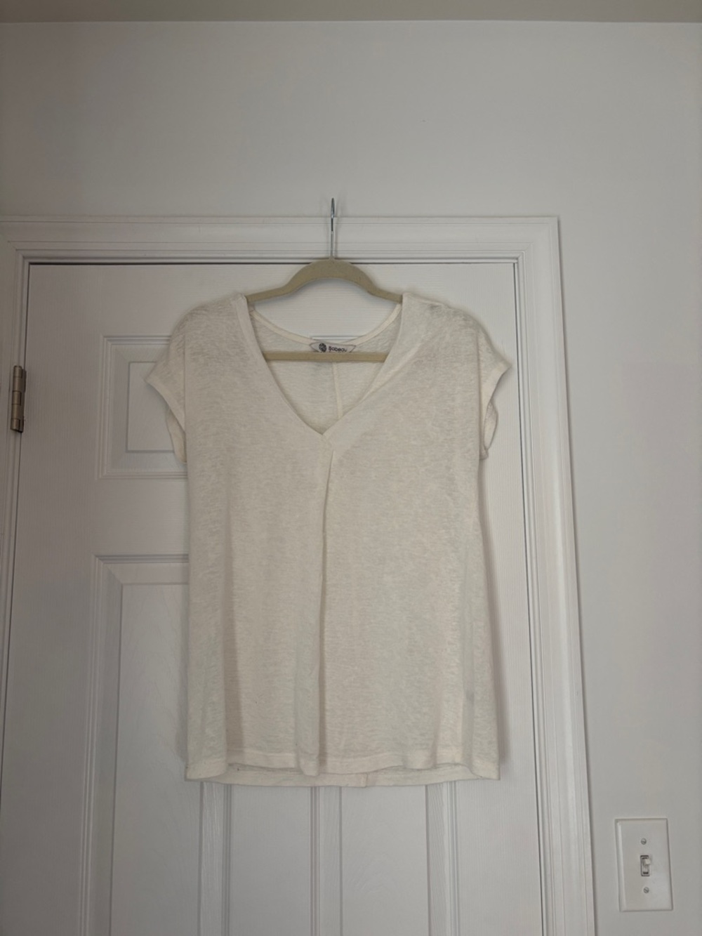 bobeau Cream V-Neck Short Sleeve Tee